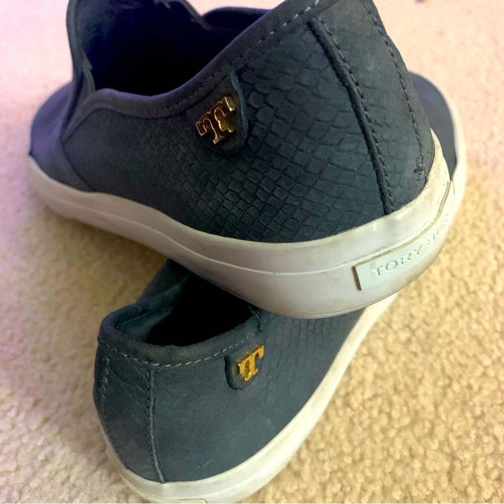 Tory Burch logo leather blue slip ons perfect for summer. 8 M